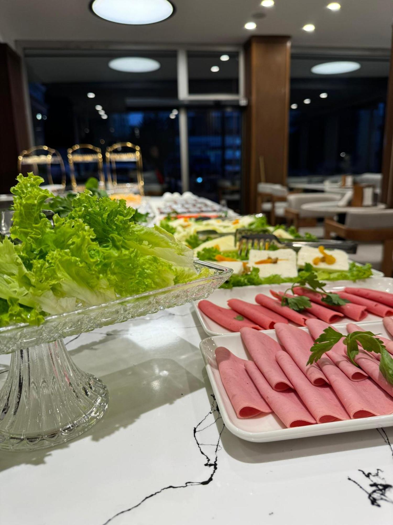 Istanblu Hotel Atasehir イスタンブール エクステリア 写真